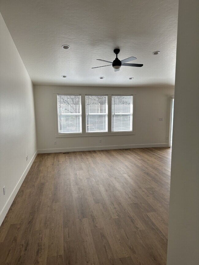 Foto del edificio - "Charming 3-Bedroom Oasis with Granite Touches in Meridian!"