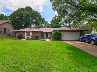 Primary Photo - 1611 S Fairfield Dr