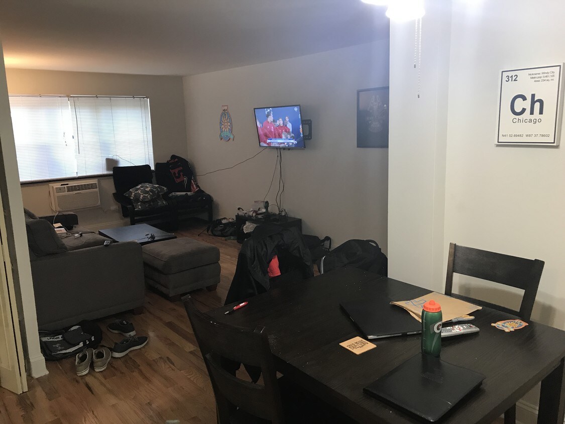 Foto principal - 445 W Barry Ave