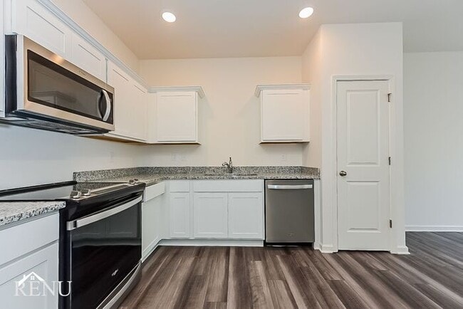 Building Photo - 3106 Calcutta St