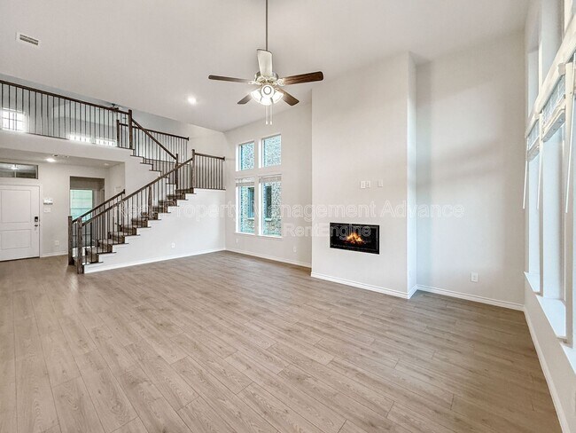 Foto del edificio - 2021 Ozark Hls Ln