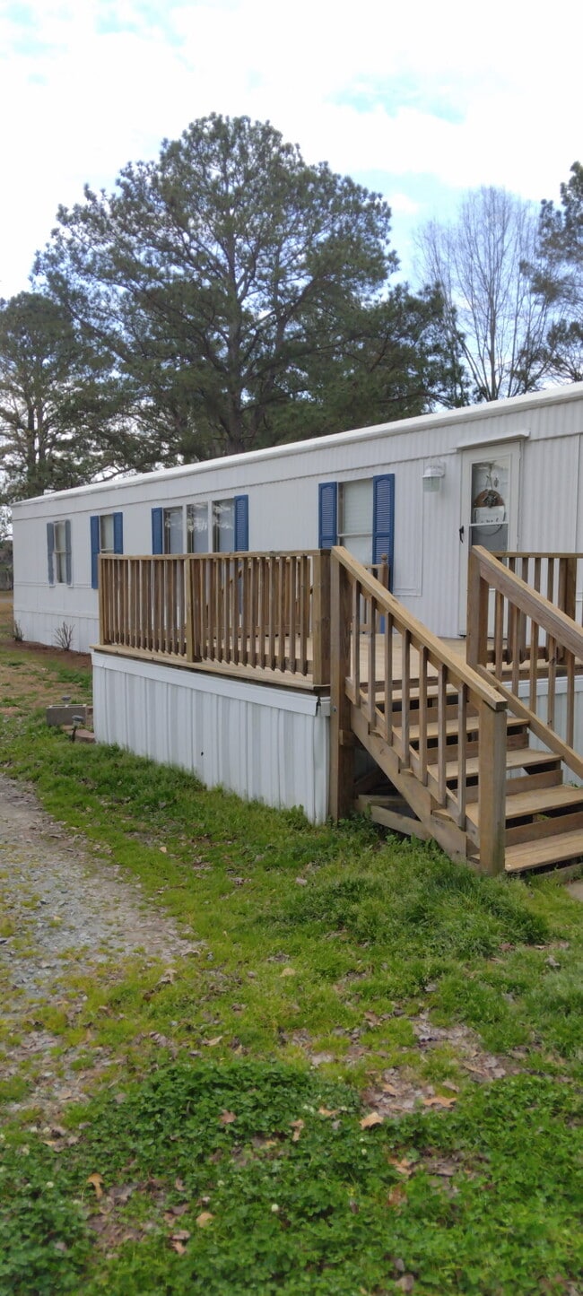 Building Photo - 107 Racegate Run