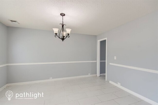 Building Photo - 904 Ambeau Circle