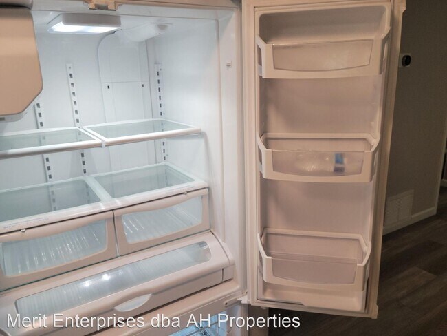 Foto del edificio - 5 br, 2 bath House - 1205 E FAIRMONT DR