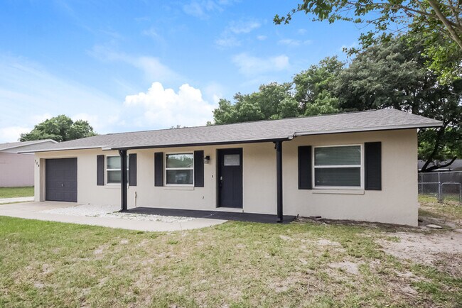 Building Photo - 204 Lily Pad Ln