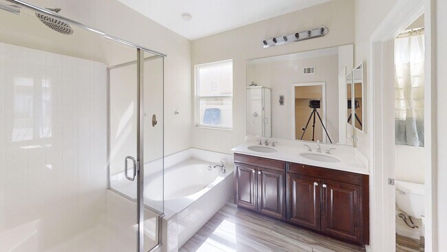 Foto del edificio - 4 bedroom 3 bath Fairway Canyon Home