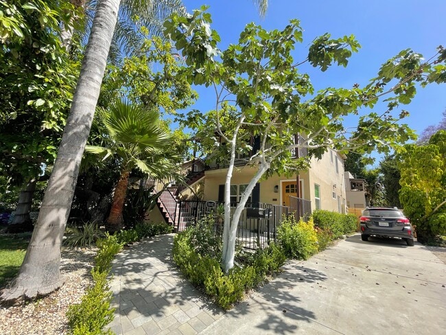 Building Photo - 3047 Perlita Ave