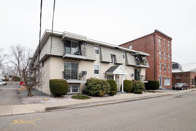 Foto del edificio - 13 Summer St