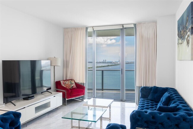 Foto del edificio - 460 NE 28th St