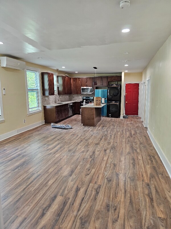 41 Richards St Unit 1, Worcester, MA 01603 Room for Rent in Worcester