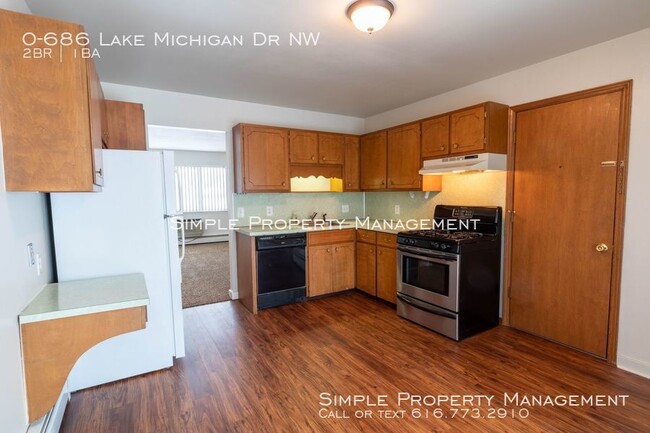 Building Photo - 686 Lake Michigan Dr NW