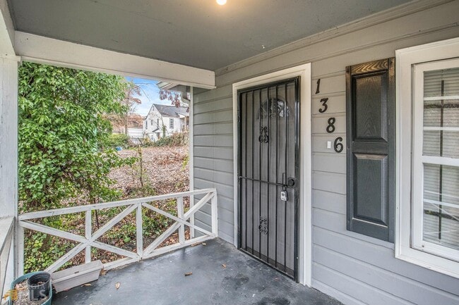 Building Photo - 1386 Kennesaw Dr NW