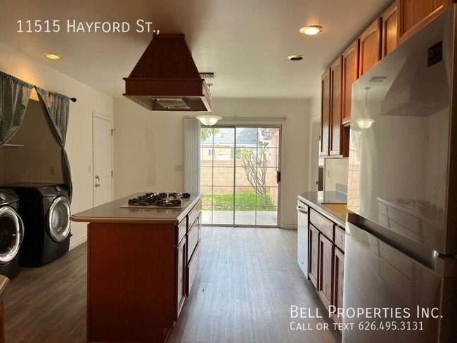 Building Photo - 11515 Hayford St