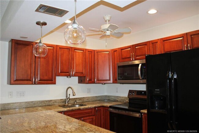 Building Photo - 2600 S Kanner Hwy