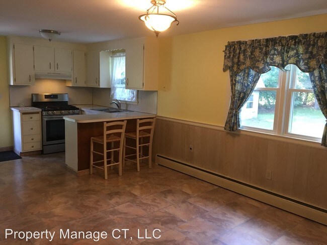 Foto del edificio - 3 br, 1.5 bath House - 8 Dickman Rd