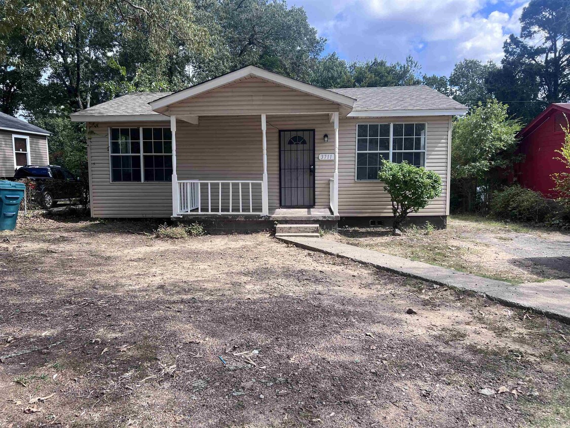Primary Photo - 3711 Holt St