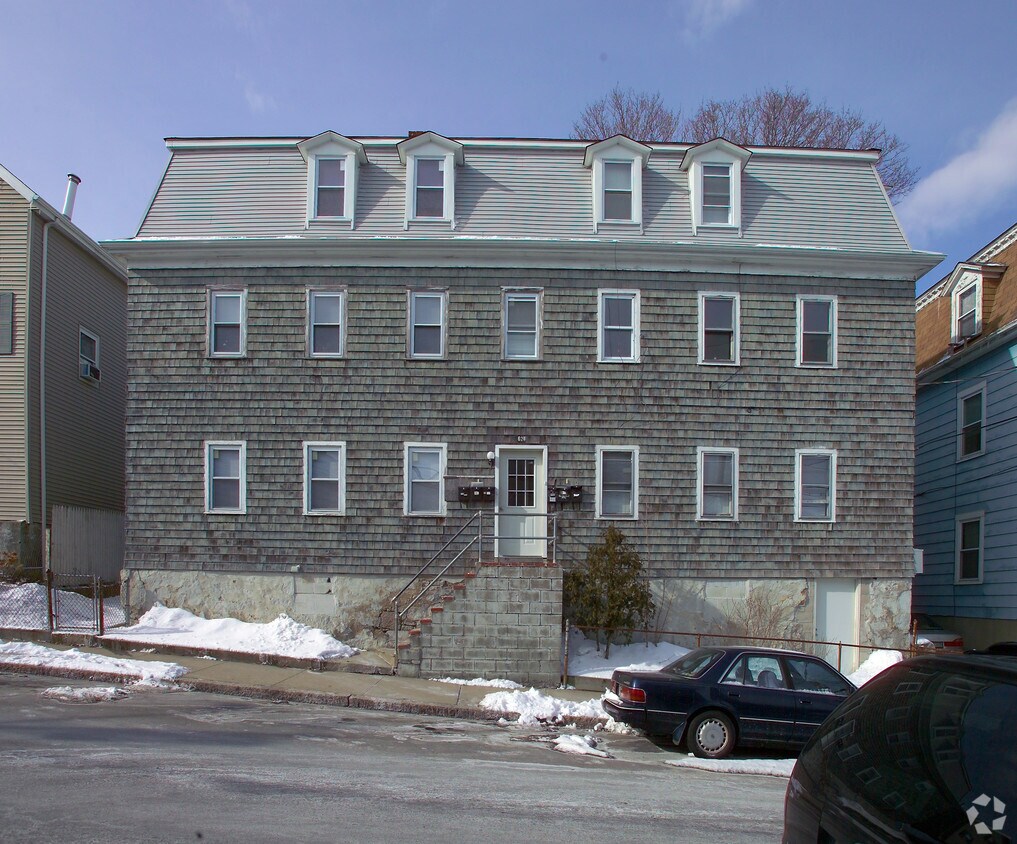 Building Photo - 621 3rd St