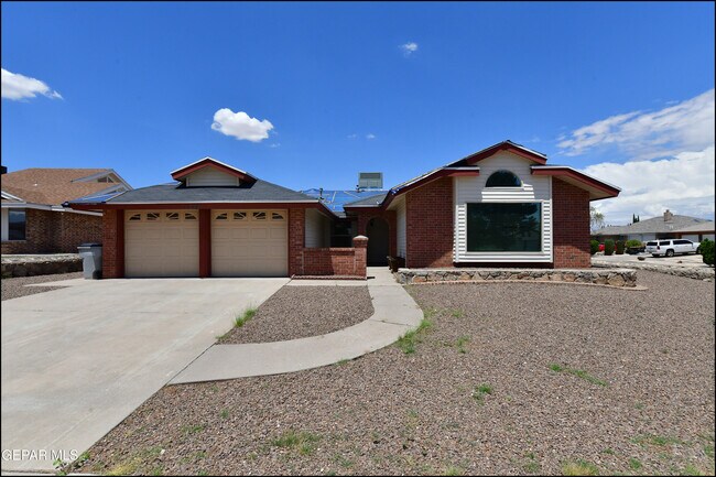 Building Photo - 4526 Monahans Dr