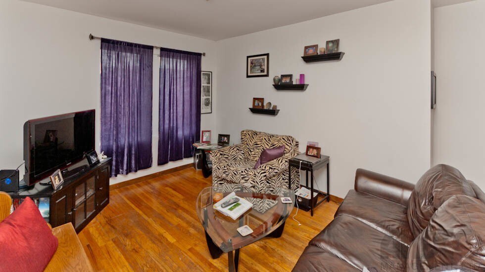 Foto principal - 1317 W Addison St