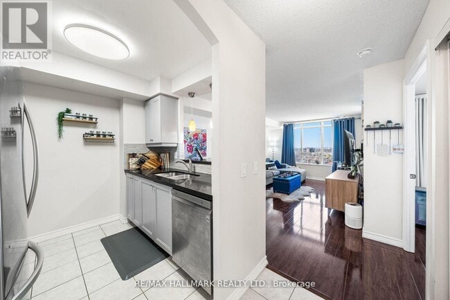 Photo du bâtiment - 700-1700 Humberwood Blvd