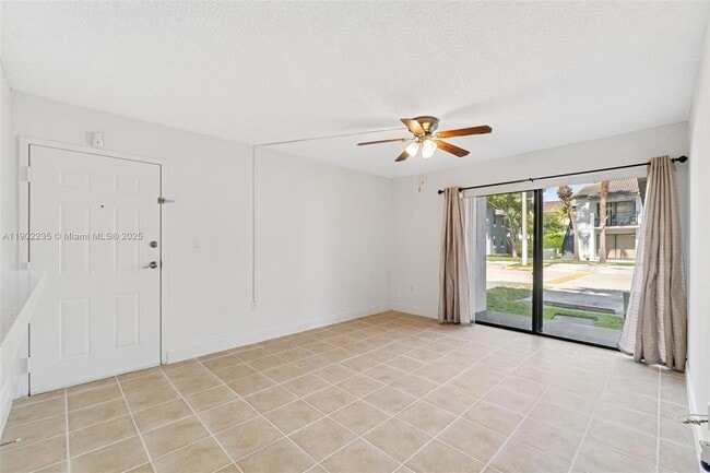 Foto del edificio - 7200 NW 179th St