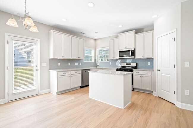 Building Photo - *Beautiful Home @ Aberdeen on Lake Mackintosh*