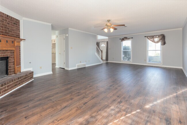 Foto del edificio - 1732 Bridle Glen Cv