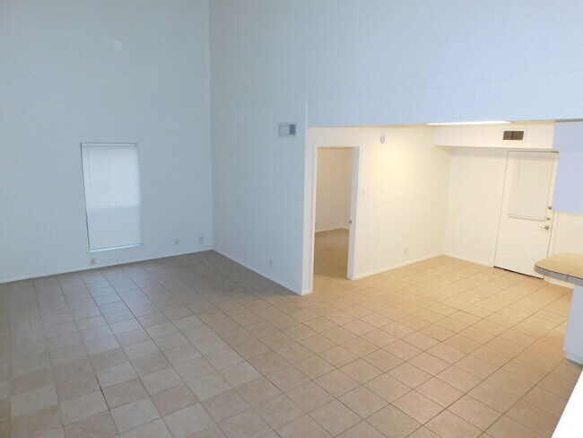 Building Photo - 8208HOOD