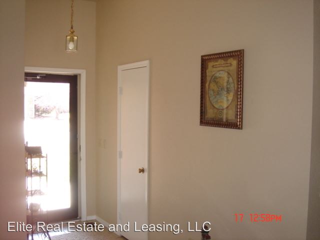 Building Photo - 7925 NW 82nd St