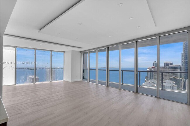 Foto del edificio - 495 Brickell Ave