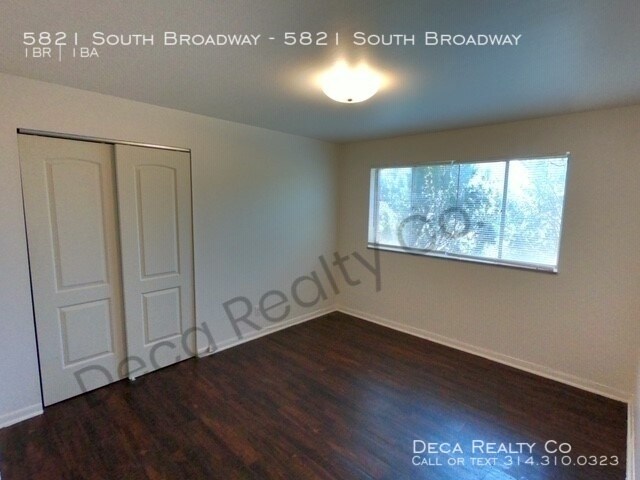 Building Photo - 1 Bedroom Apartment