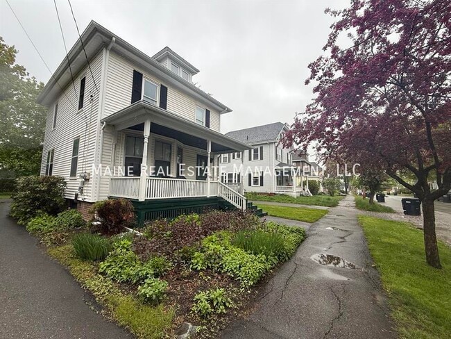 Building Photo - 188 Elm St