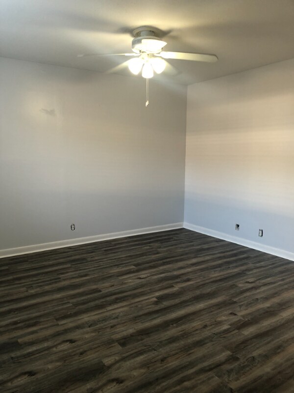 Foto del edificio - 195 Lakebend Cir