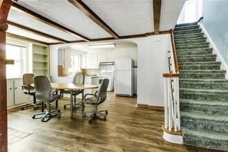 Building Photo - 85 Lake St