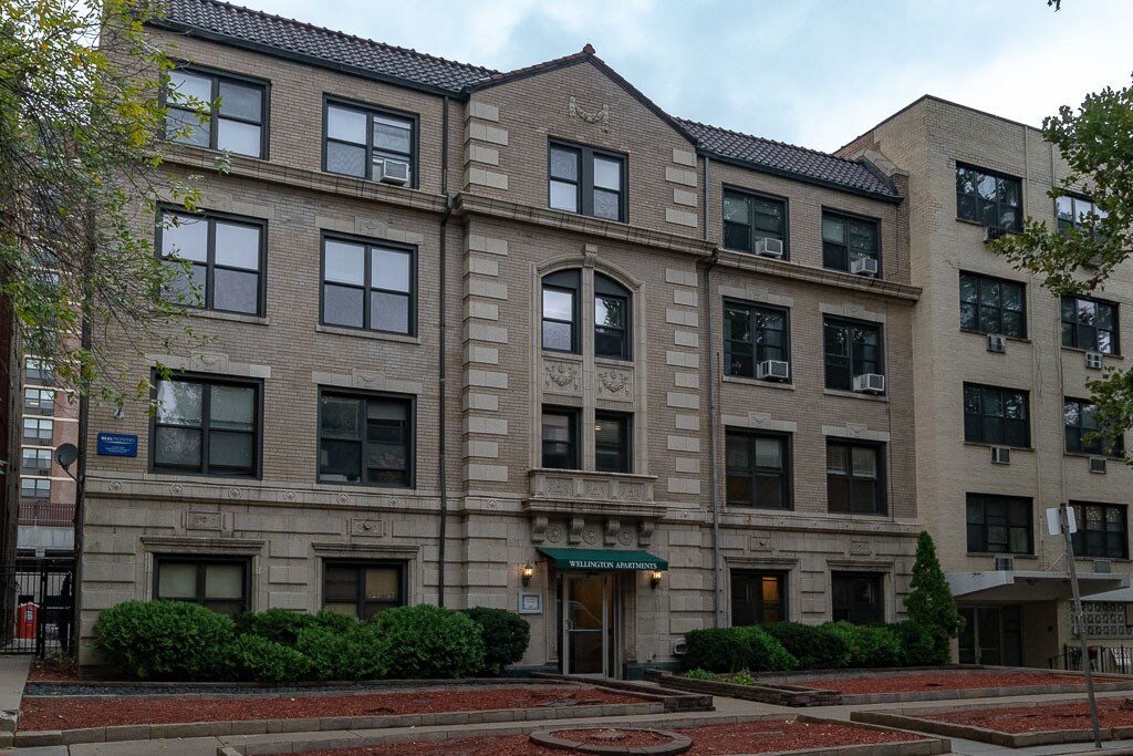 Primary Photo - 540 W Wellington Ave