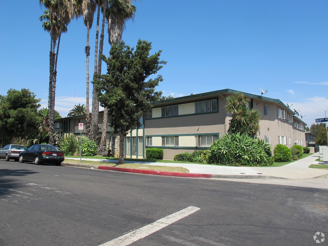 Primary Photo - 3930 Roxanne Ave