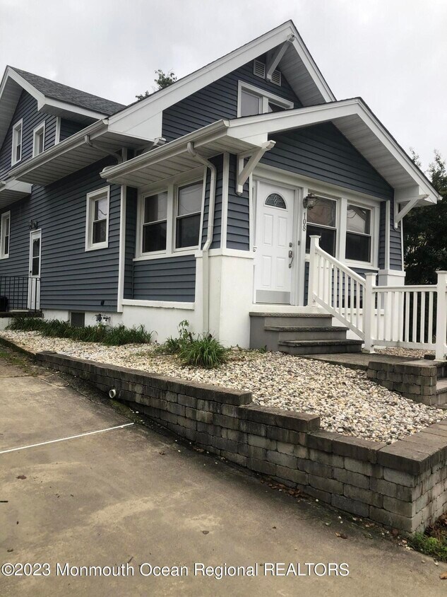 Primary Photo - 108 Hammond Ave