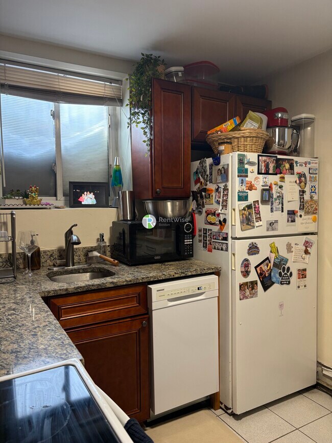 Foto del edificio - 71 Colborne Rd