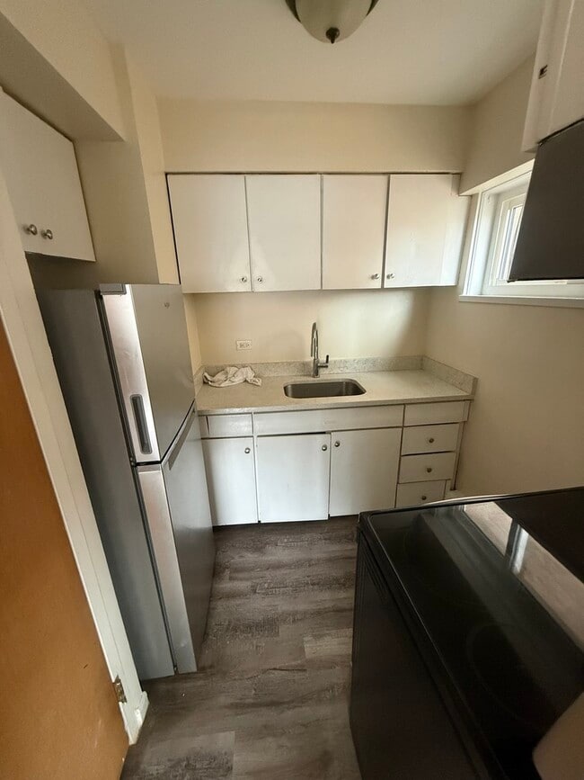 Building Photo - 1400 Chicago Ave