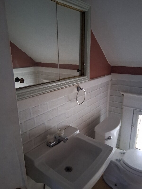 Foto del edificio - 1803 Pointview Ave