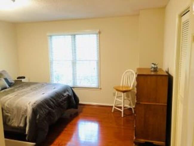 Foto del edificio - 517 Coldstream Dr