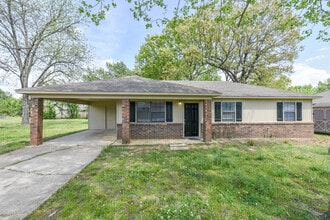 Building Photo - 512 Carson Rd