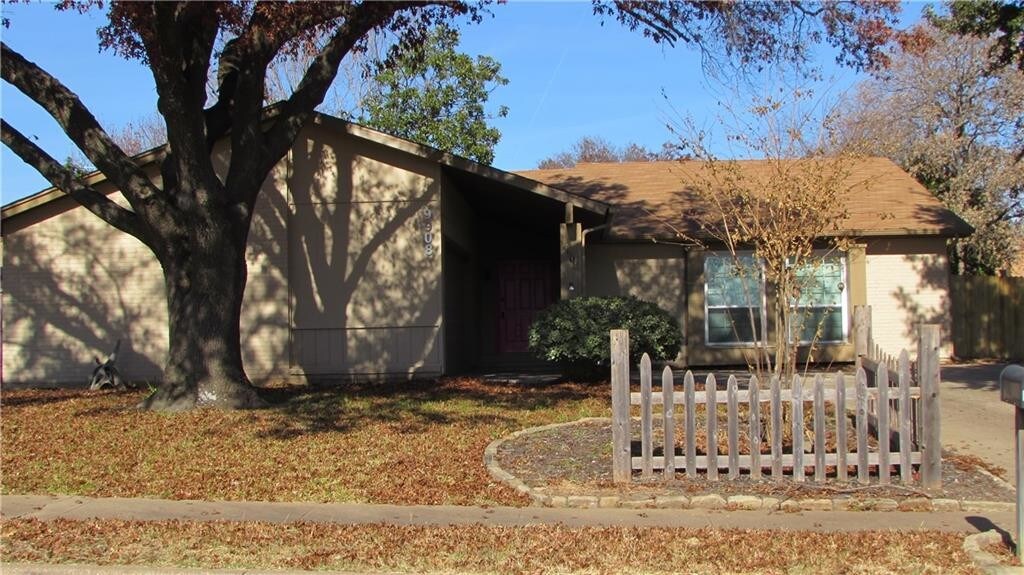 Primary Photo - 9908 Edmund Dr