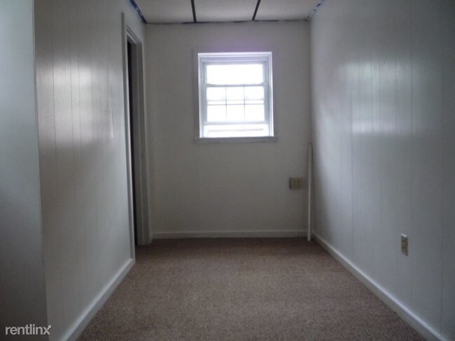 Foto del edificio - 4 br, 2 bath Apartment - 182 Pius St