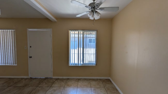 Foto del edificio - 1545 W 19th St