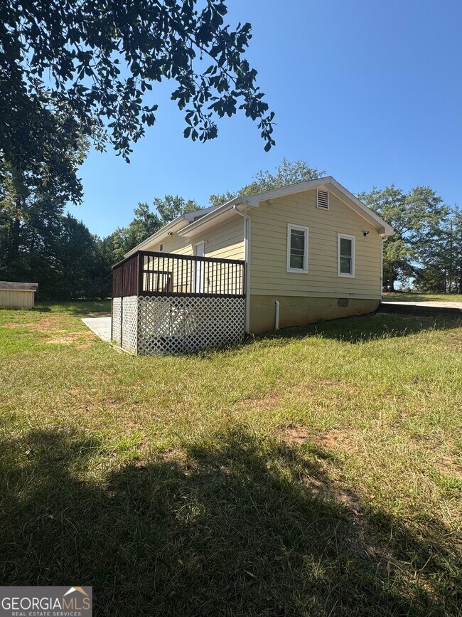 Foto del edificio - 400 Tunis Rd