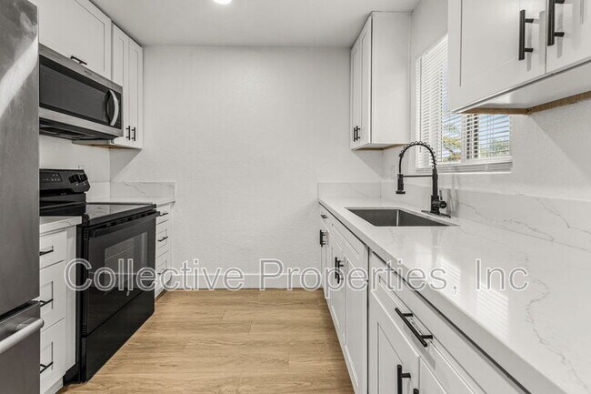 Foto del edificio - 3965 Logan Ave