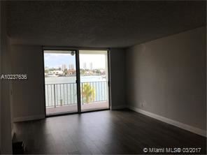 Foto del edificio - 16570 NE 26th Ave