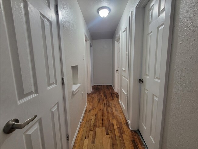 Building Photo - 1335 Richard St