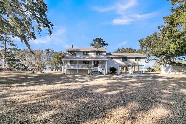 Foto del edificio - Spacious 3-Bedroom Home on Wadmalaw Island